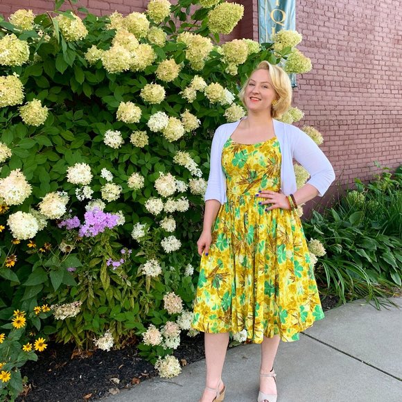 Meet Your Posher Meg - Picture 4 of 9